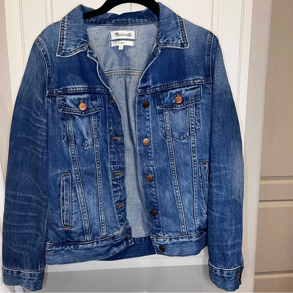 Madewell Classic Women's Medium Denim Jean Jacket Blue EUC - Picture 3 of 11